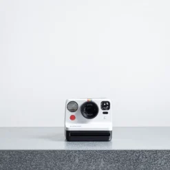 Appareil photo Polaroid Now - Noir & Blanc
