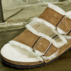 Birkenstock - Sandales Arizona en Fourrure - Marron