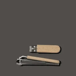 Coupes-ongles en bois