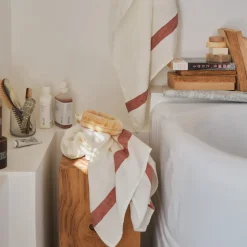 Serviette de bain en lin - Nid d'abeille - Bande Rouge Urushi