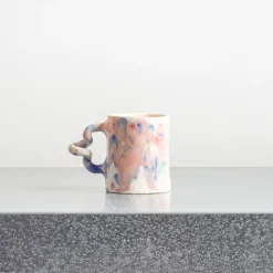 Tasse à café multicolore